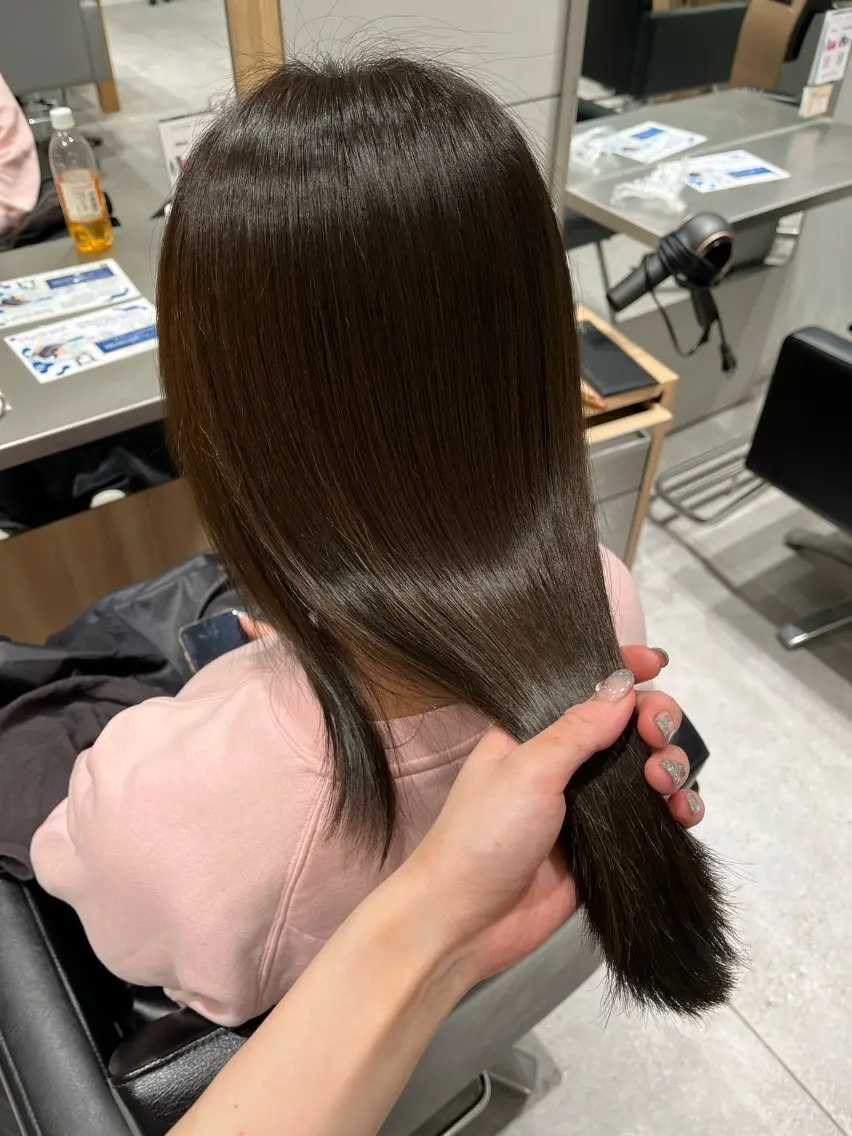 ミディアム カラー レイヤー MINX伊藤なず菜のヘアスタイル