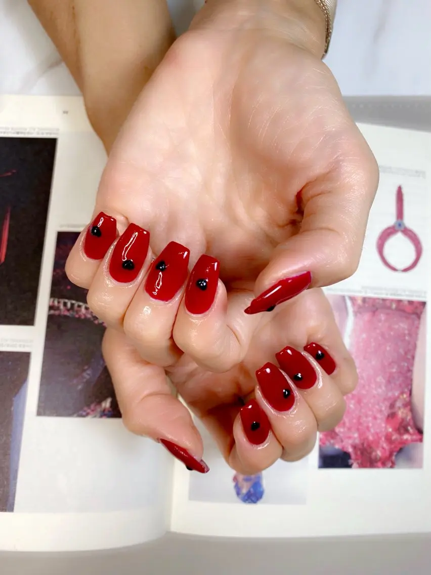 ネイル ボルドー 赤色 シンプルネイル ハンドネイル iro+ nailのネイルデザイン
