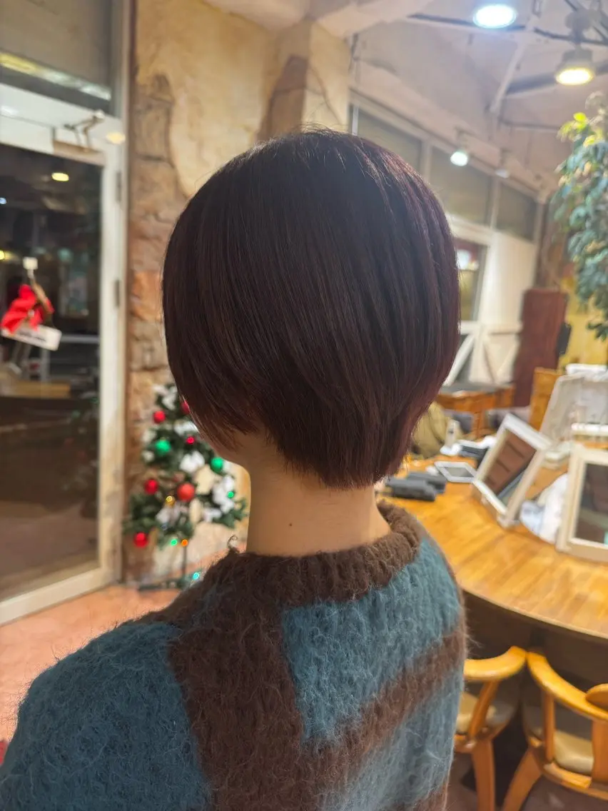 ショート カラー CREDGARDEN 入江 遥香のヘアスタイル