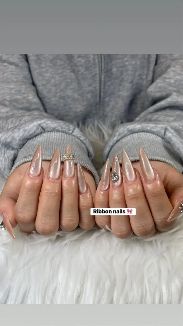 ネイル アートネイル ストーンネイル ネイルチップ NiJi Nailsのネイルデザイン
