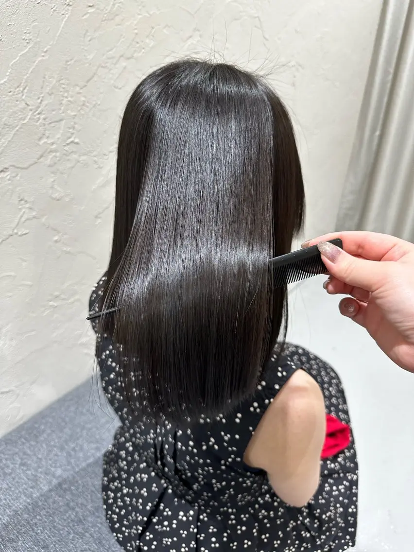 セミロング カット 縮毛矯正 トリートメント 【髪質改善】 夏目結以のヘアスタイル