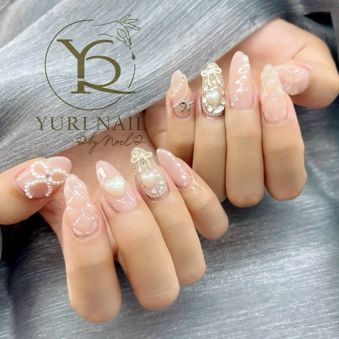 ネイル オーロラネイル ブルー チークネイル フレンチネイル ジェルネイル ハンドネイル フットネイル ハンドケア YURI Nail NARITAのネイルデザイン