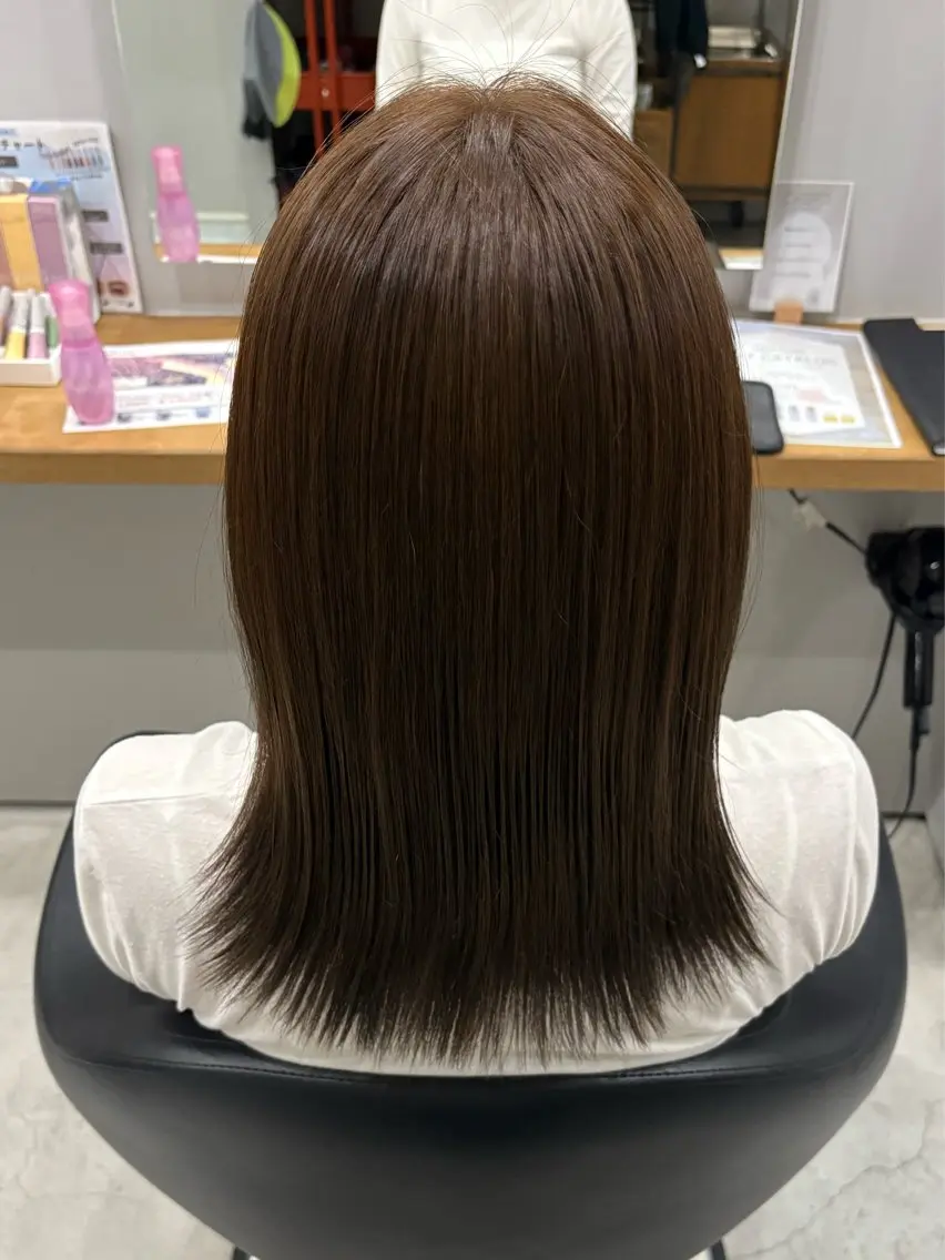 セミロング カラー ブリーチ ブラウンカラー オレンジ 伊藤 紗優のヘアスタイル