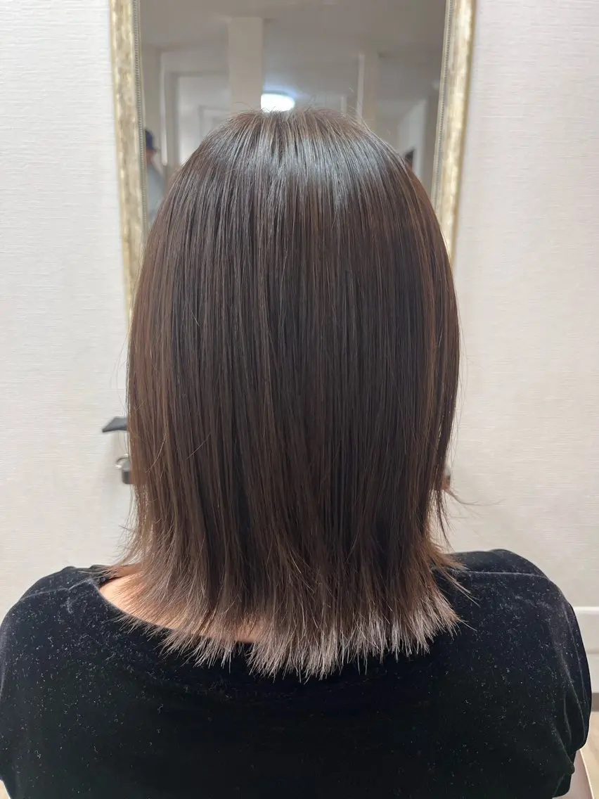 カラー 高津 亜美香のヘアスタイル