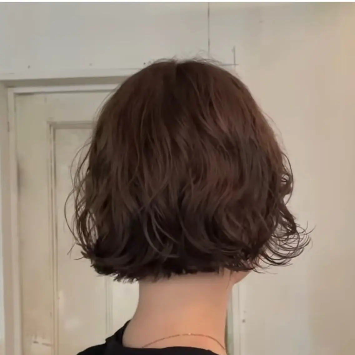 ショート カット パーマ 上品でラフな海外 hair🪽3yuのヘアスタイル