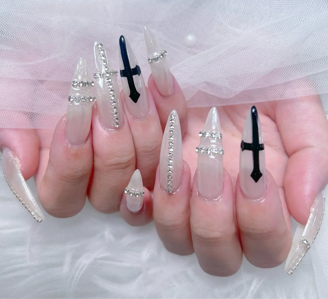 ネイル アートネイル オーロラネイル チークネイル 長さ出し フットネイル Miya _nailのネイルデザイン