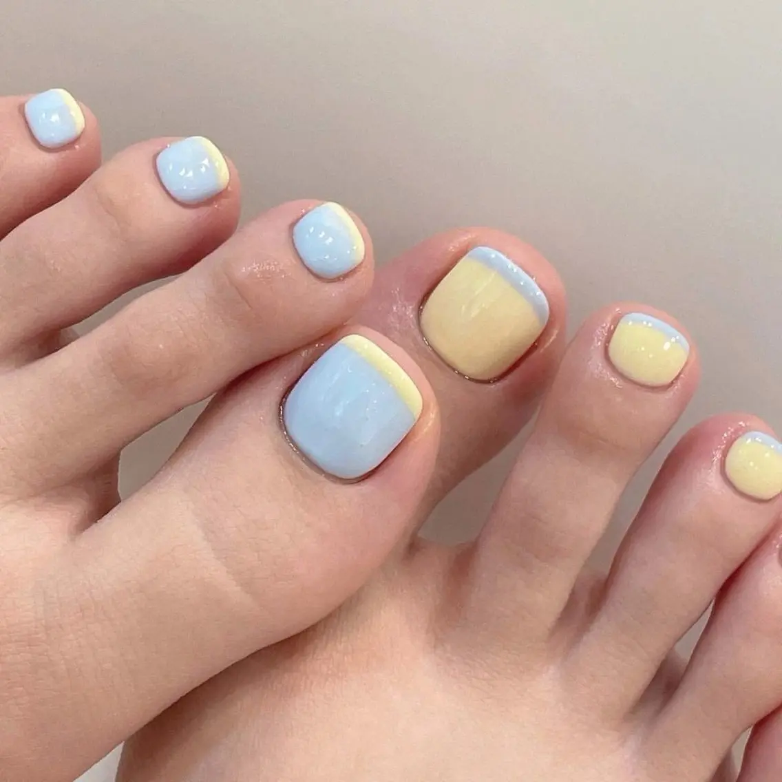 ネイル チークネイル ドット フレンチネイル グラデーション 韓国ネイル フットネイル Lisa Nail Salonのネイルデザイン