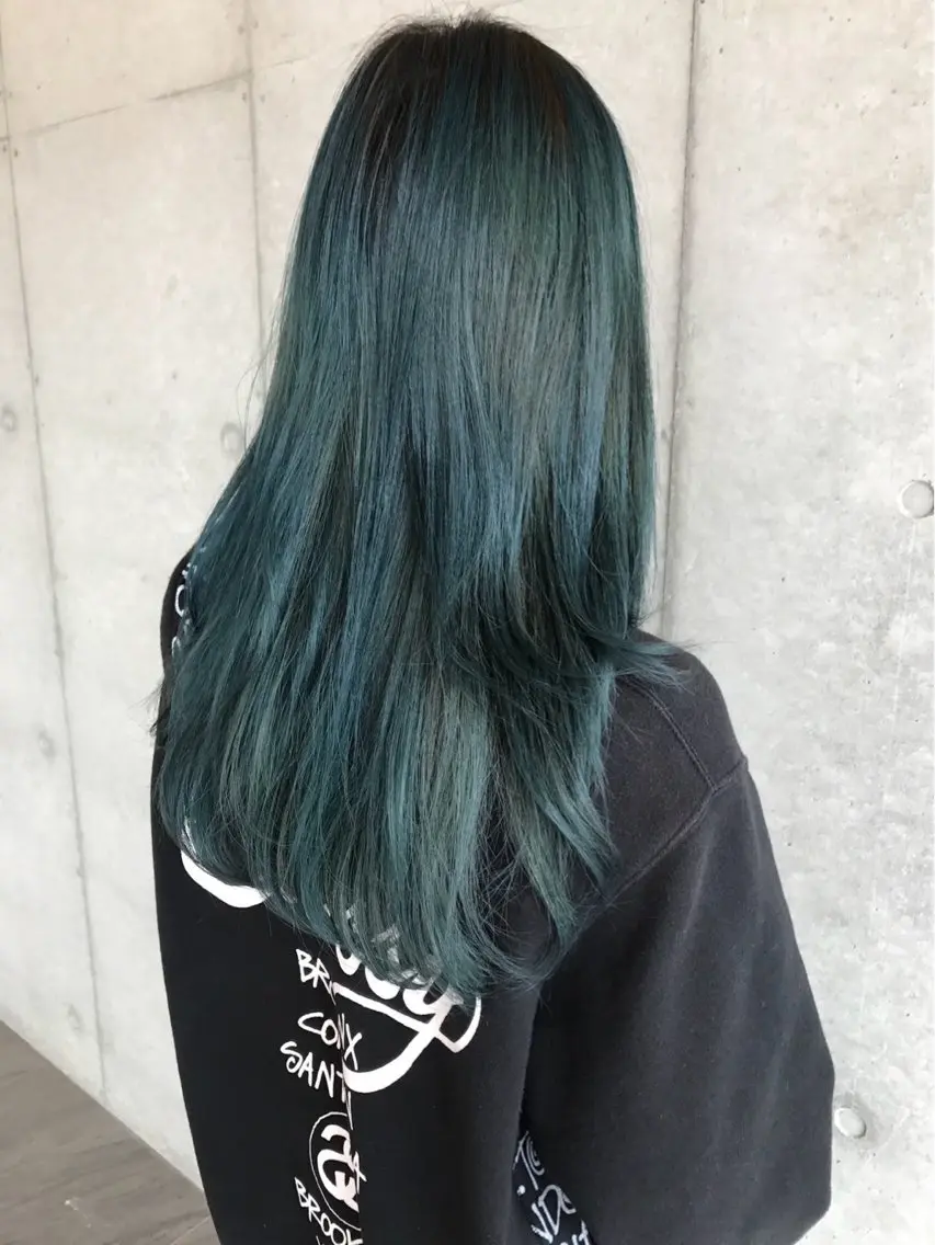 カラー 稲田 千夏のヘアスタイル