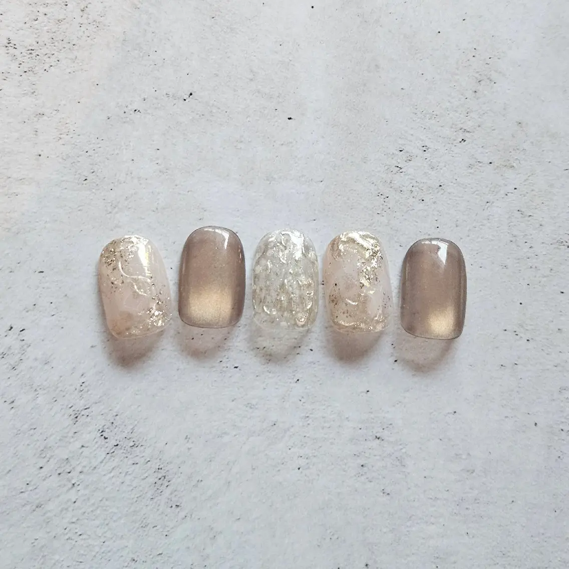 ネイル キラキラネイル マグネットネイル シンプルネイル 冬ネイル クリスマス ハンドネイル Nailsalon manoのネイルデザイン