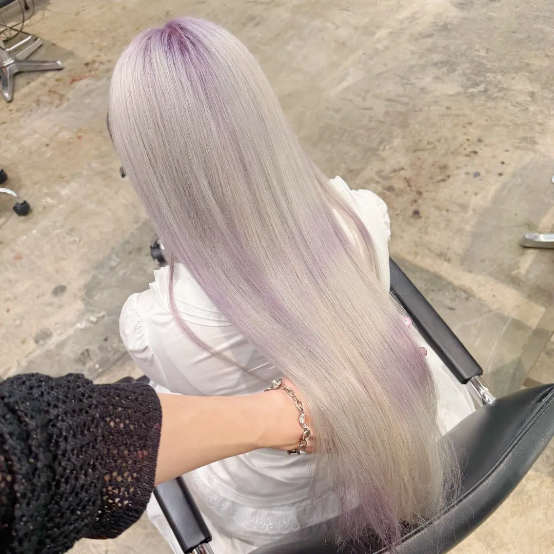 ロング カラー ブリーチ ケアブリーチ デザインカラー ハイトーンカラー ヘアカラー トリートメント ハイトーン/レイヤー しゅーたのヘアスタイル