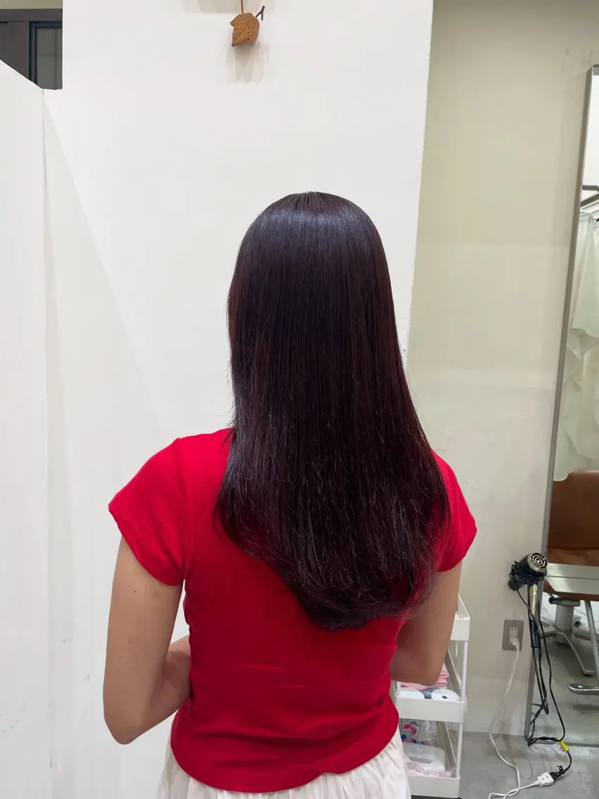 ロング カラー レッドカラー 三宅 瑠偉のヘアスタイル