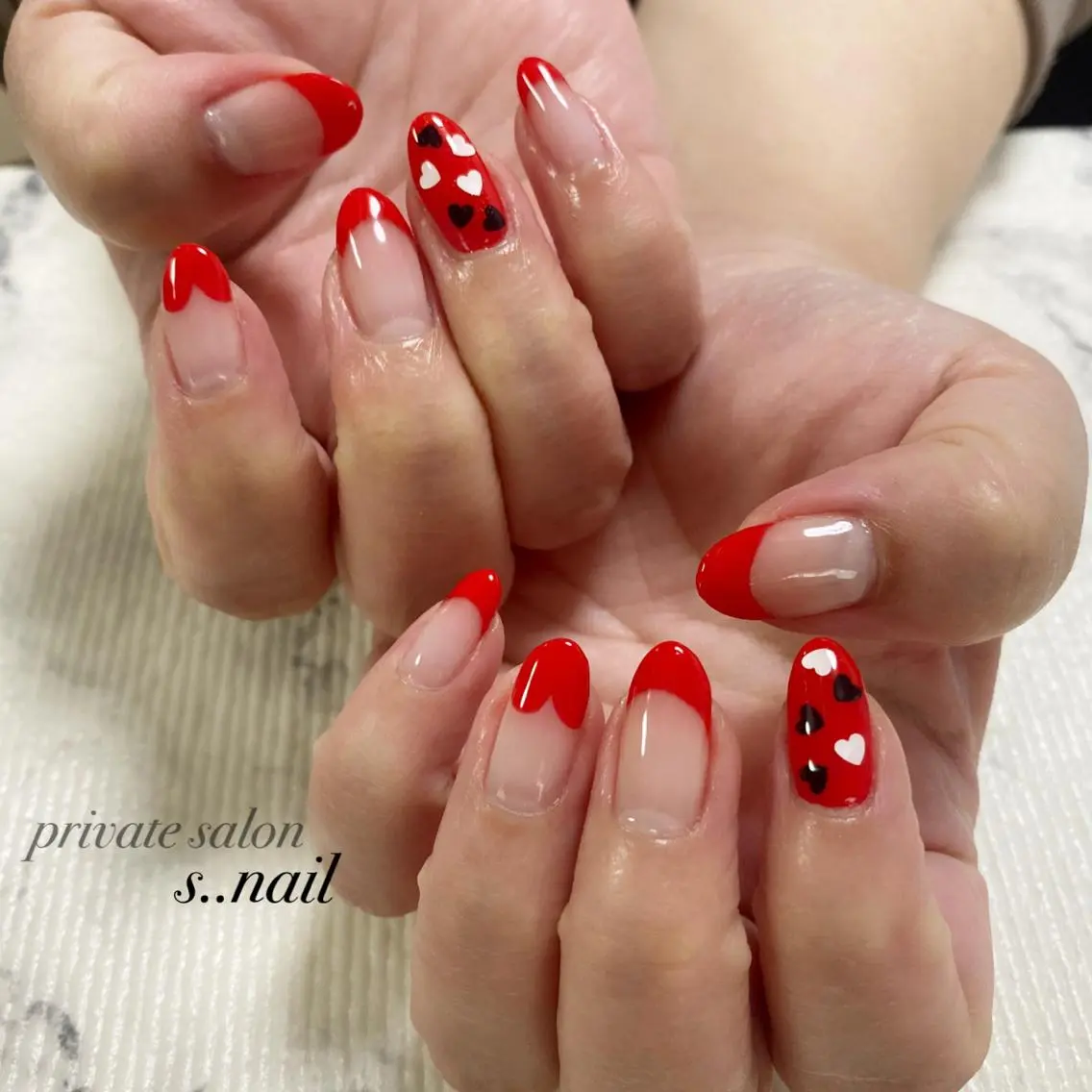 ネイル フレンチネイル 赤色 ホワイト ハンドネイル フットネイル s..nail / MORITAのネイルデザイン