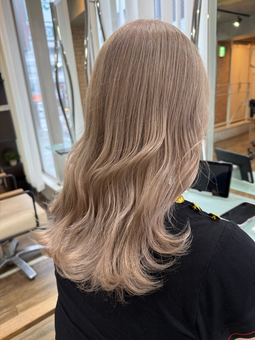 セミロング カラー パーマ ベージュカラー ミルクティーベージュ カット ヘアカラー トリートメント 👑指名率No.1 👑坂口飛翔のヘアスタイル