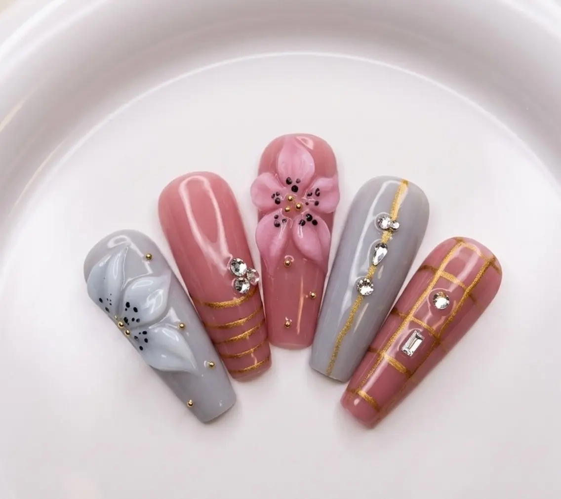 ネイル キラキラネイル ストーンネイル Michan Nailのネイルデザイン