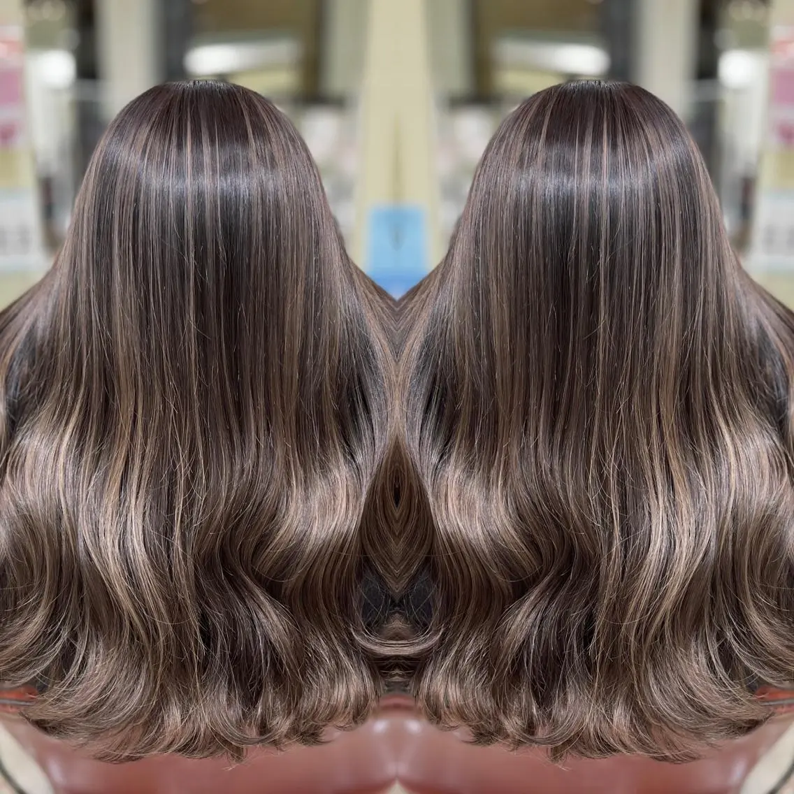 セミロング ヘアカラー Y Uのヘアスタイル