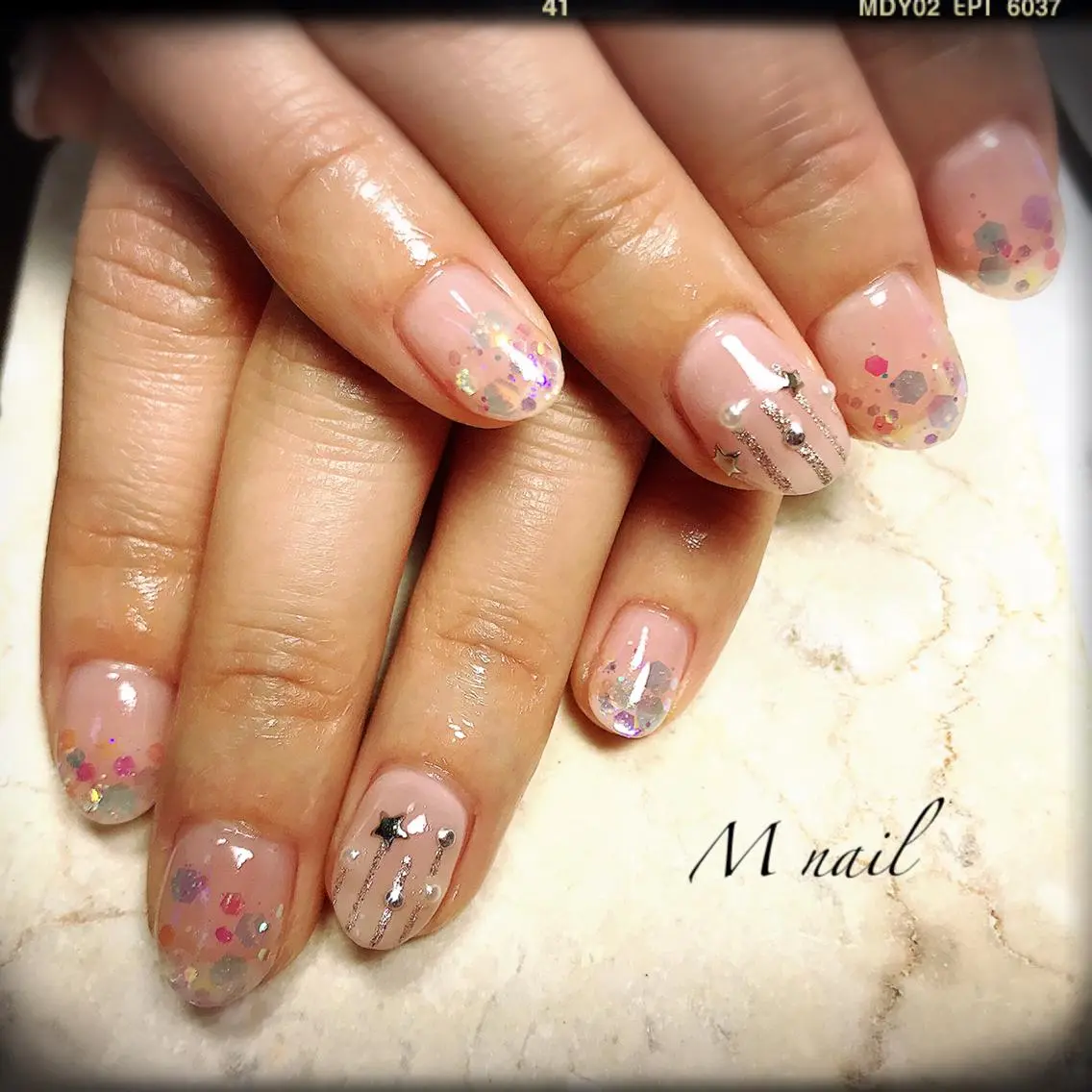 ネイル ホログラムネイル ラメ(グリッター) シルバー M nail 市原市ちはら台のネイルデザイン