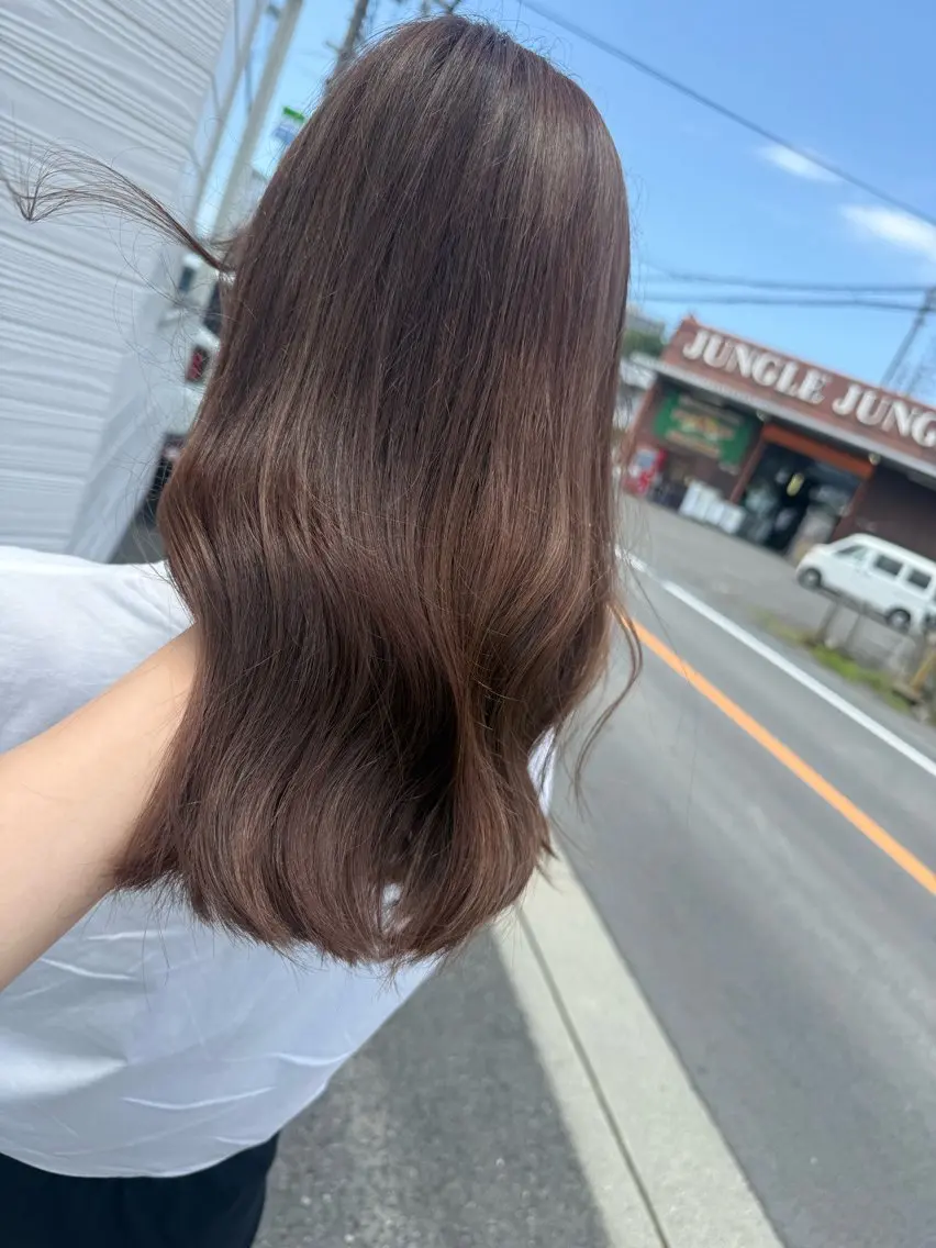 セミロング ヘアカラー 半田 知穂のヘアスタイル