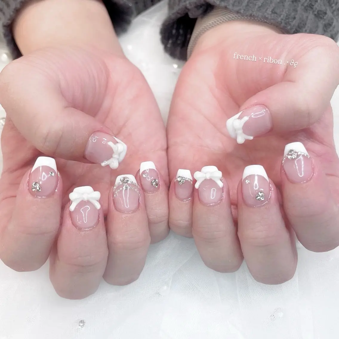 ネイル フレンチネイル リボン ハンドネイル Tsuki🌙/渋谷 /パラジェルのネイルデザイン
