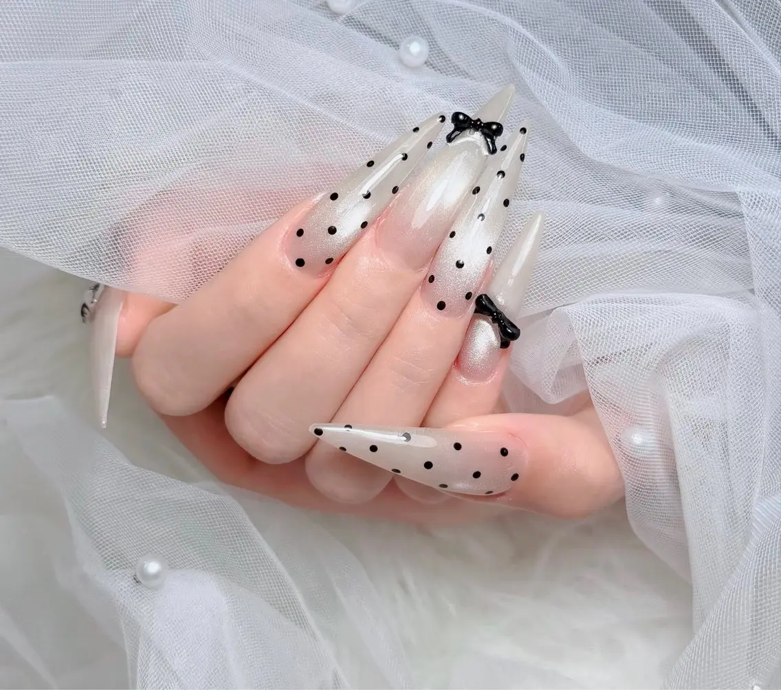 ネイル チークネイル 長さ出し フラッシュネイル フレンチネイル グラデーション ハンドネイル Lenie Nail Salonのネイルデザイン