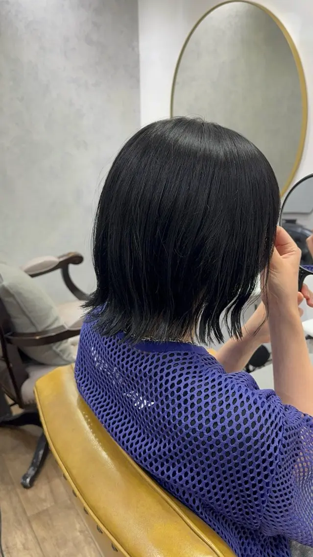ミディアム カラー 黒髪 カット ヘアカラー トリートメント REBECCA 宮崎伊玖のヘアスタイル