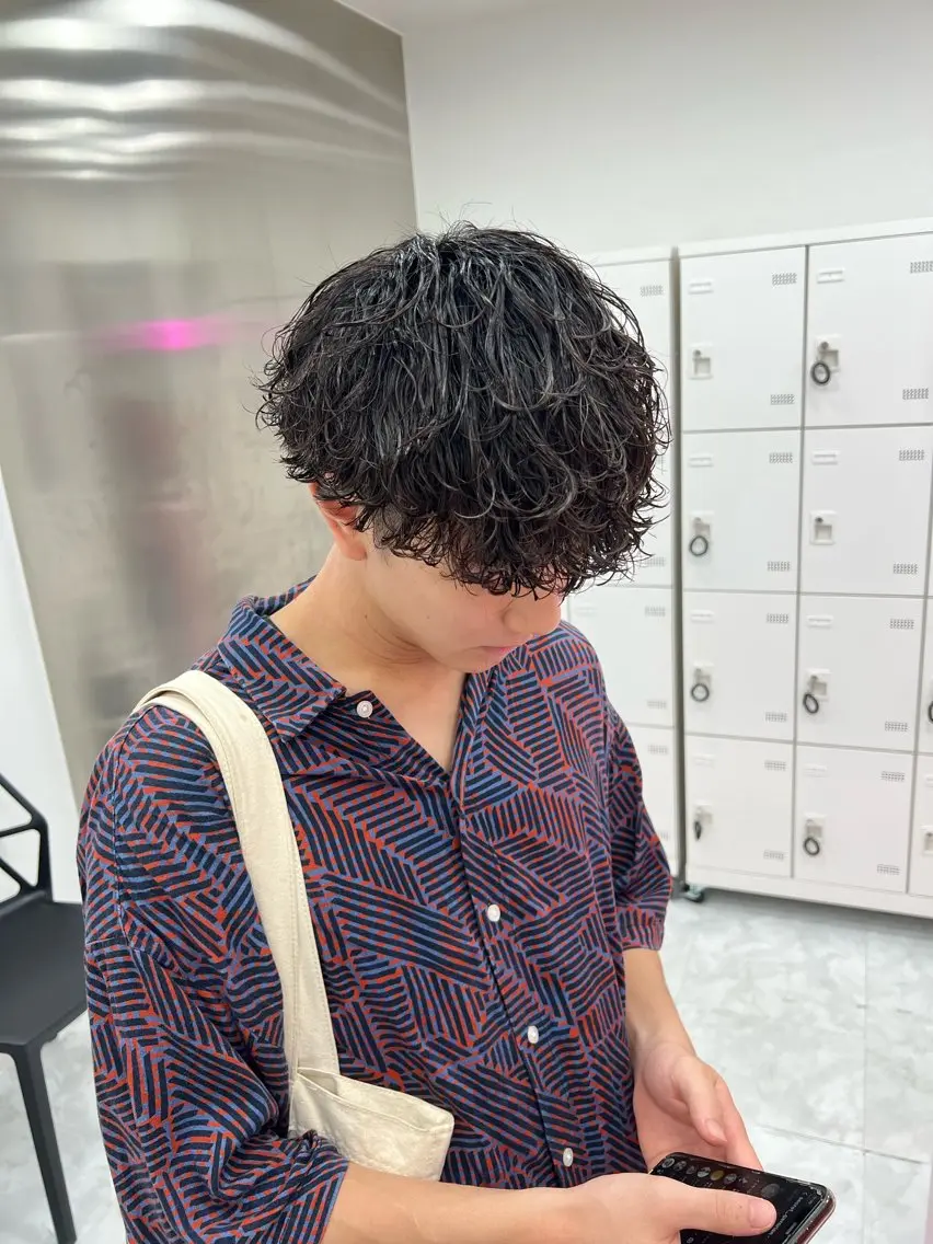 ショート カラー パーマ メンズ メンズパーマ特化 TAIGAのヘアスタイル