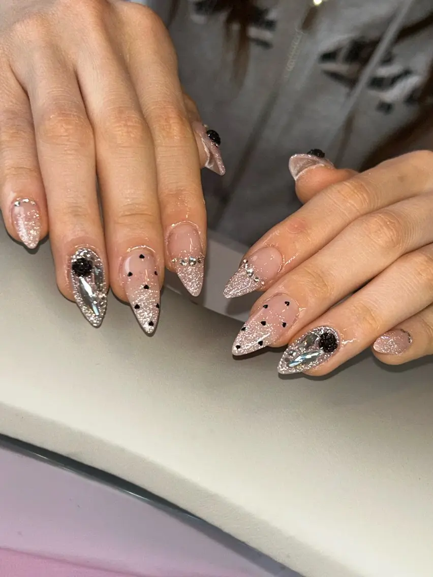 🦋当店オフ込み🦋ハンド🫱持ち込みデザイン👌パーツ乗せ放題⟡.·の写真