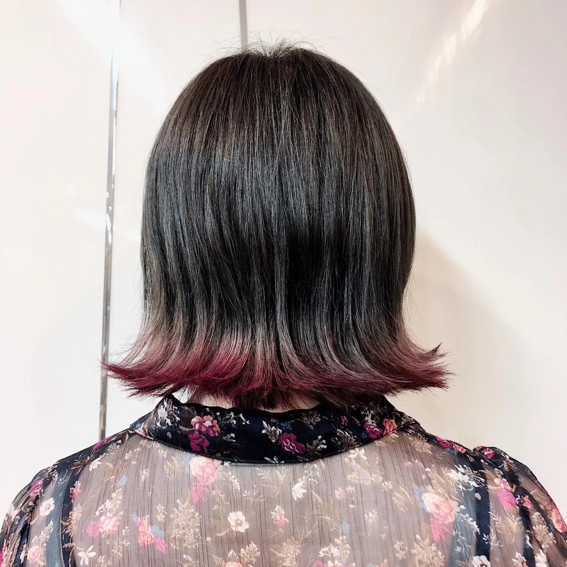 ミディアム カラー ショート・ウルフ✂︎ 安住有咲子のヘアスタイル