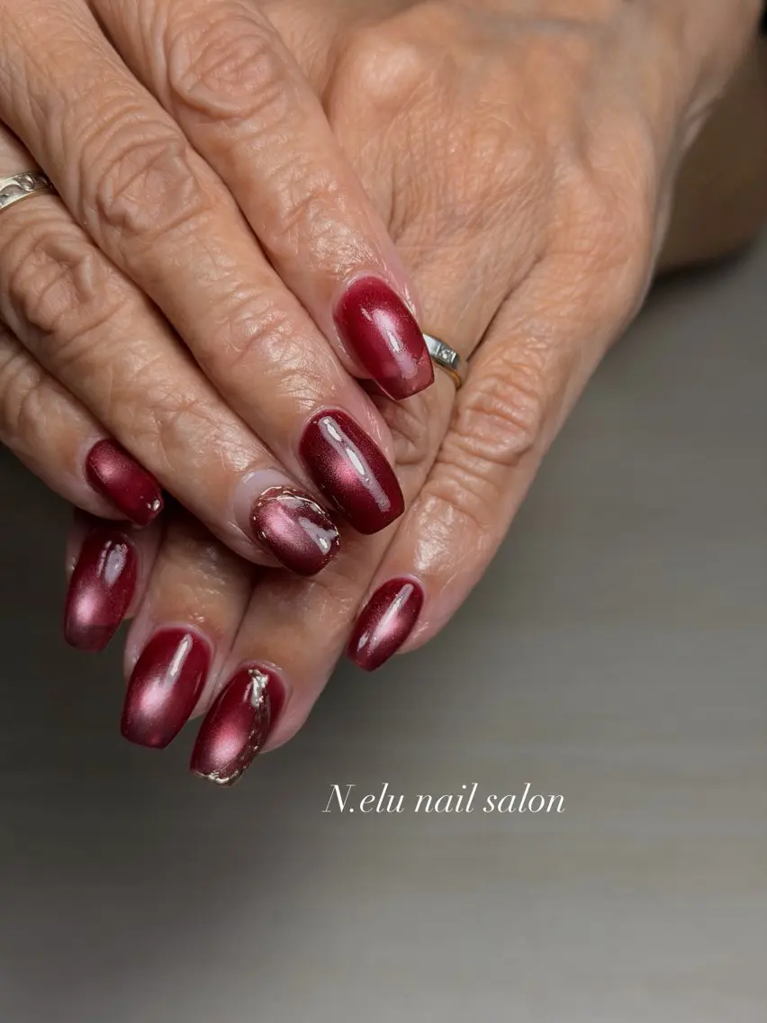 ネイル ボルドー ゴールド マグネットネイル ミラーネイル シンプルネイル N.elu nail salonのネイルデザイン