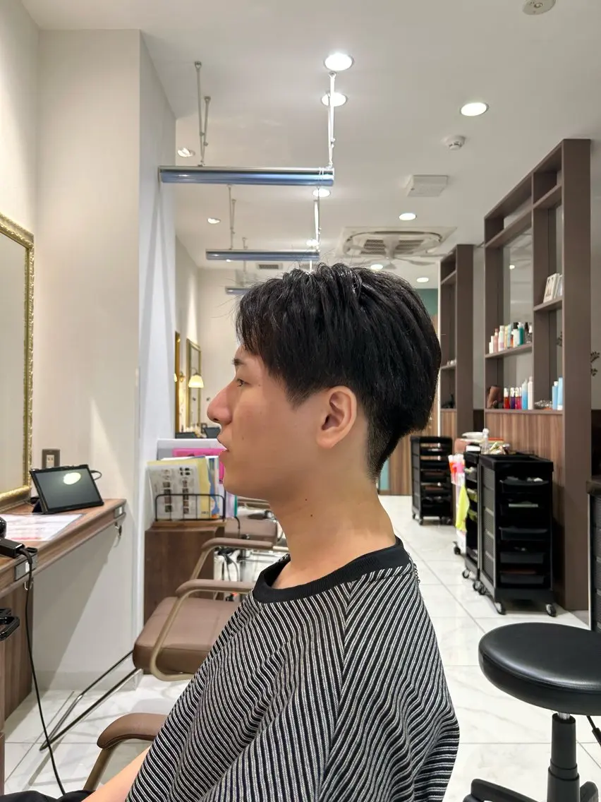 メンズ センターパート マッシュ フェザーパーマ 🌎Rino🔚のヘアスタイル