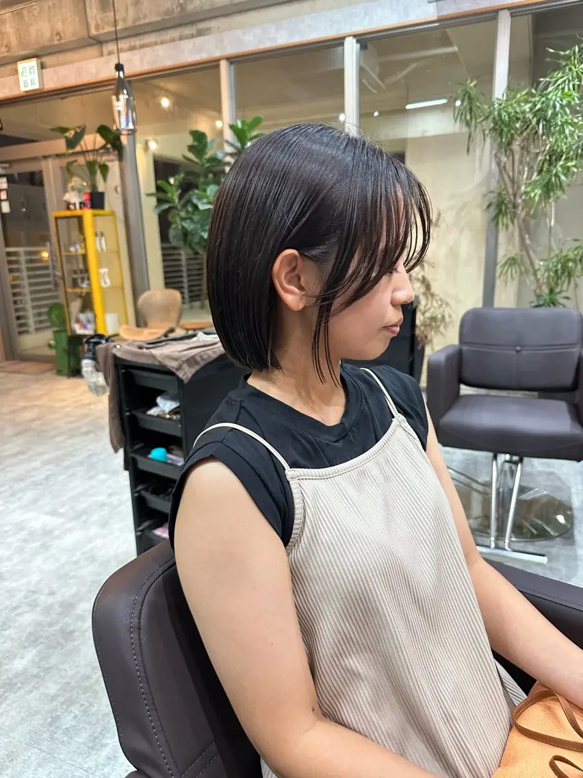 ショート 切りっぱなしボブ ショートボブ ハンサムショート 丸みショート ボブ カット ヘアカラー トリートメント モテ髪/ボブ/ショー ト/アダチフウトのヘアスタイル
