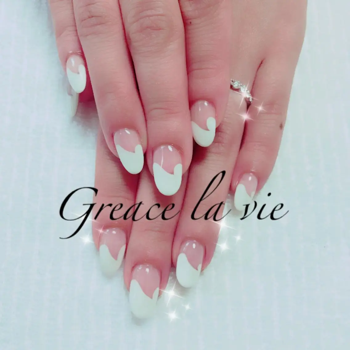 ミディアム カラー パーマ ヘアアレンジ キッズ ネイル マツエク・マツパ フレンチネイル Greace  la vieのネイルデザイン