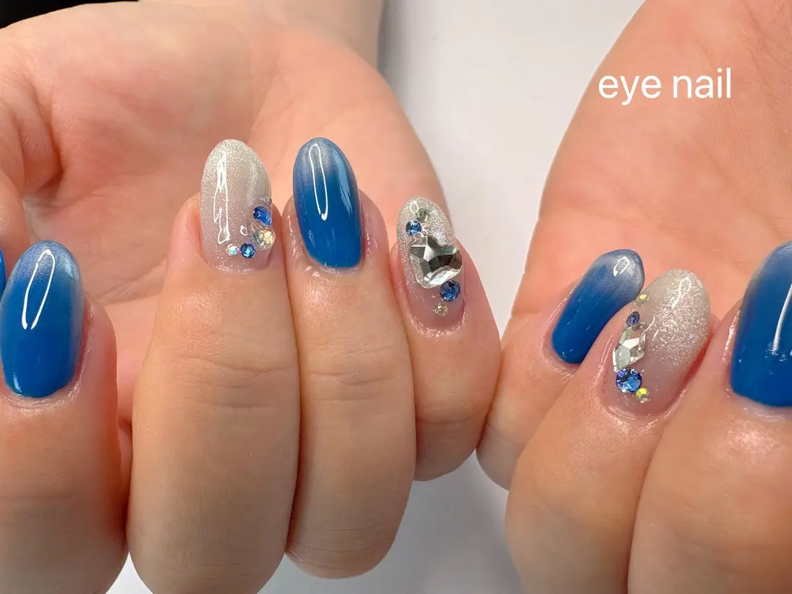 ネイル アートネイル ブルー マグネットネイル ストーンネイル ホワイト ハンドネイル Eye nailのネイルデザイン