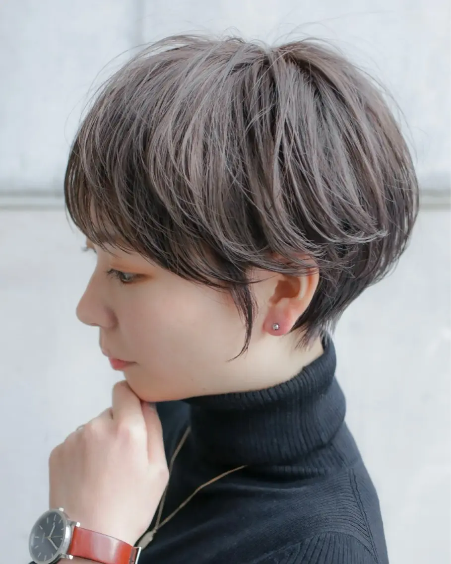 ショート カラー 辻口 俊のヘアスタイル