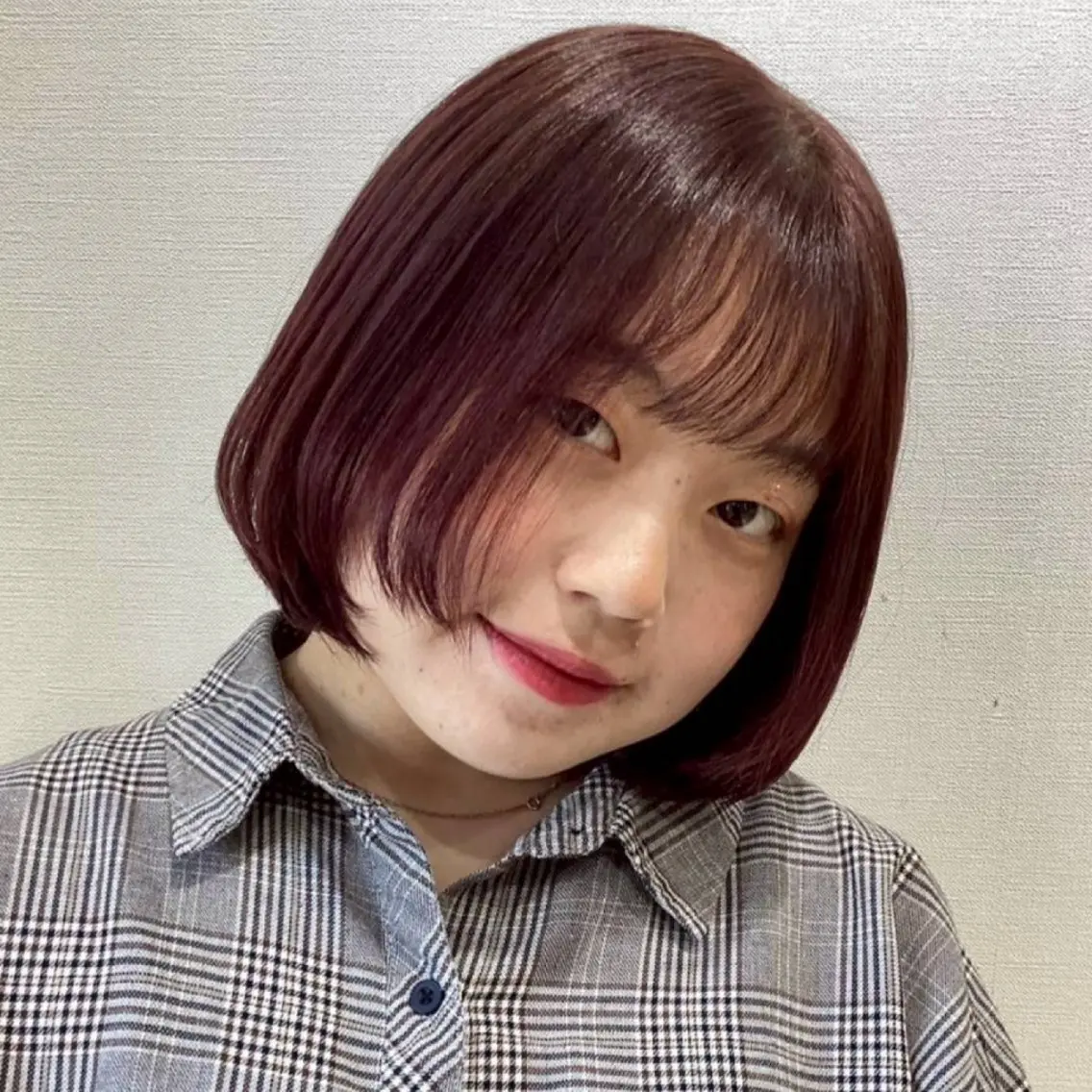 ミディアム カット ヘアカラー グラスヘアー石垣 渕 七海のヘアスタイル