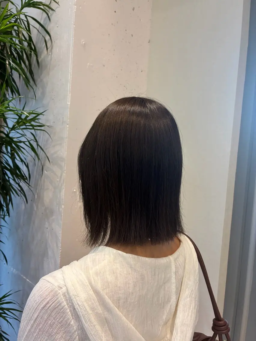 ミディアム ボブ カット ウジイエ ミユウのヘアスタイル
