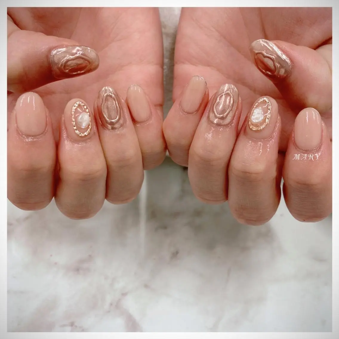 ネイル ミラーネイル ニュアンスネイル オフィスネイル ワンカラーネイル ピンク ハンドネイル Mary nail .narumiのネイルデザイン
