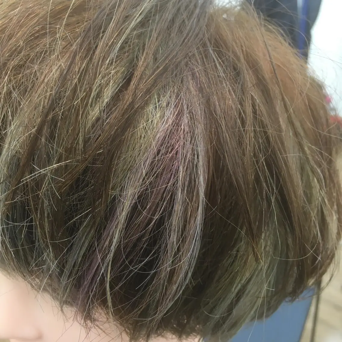 ショート カラー 白髪ぼかしハイライト 柳川拓哉のヘアスタイル