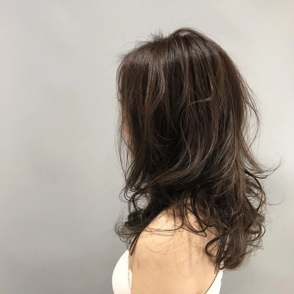 セミロング カラー 🫧こおりやま なつみ🫧のヘアスタイル