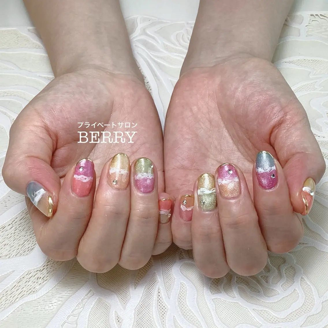 ネイル アートネイル マグネットネイル ショートネイル ハンドネイル プライベートサロン BERRYのエステ・リラクイメージ