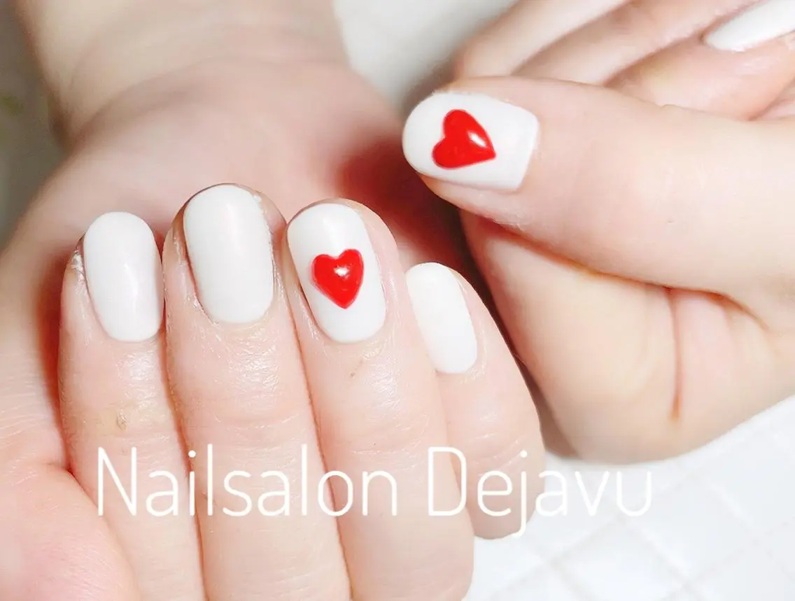 ネイル アートネイル ハート 持ち込み ワンカラーネイル ぷっくりネイル ハンドネイル Nail salon Dejavu 🌿のネイルデザイン