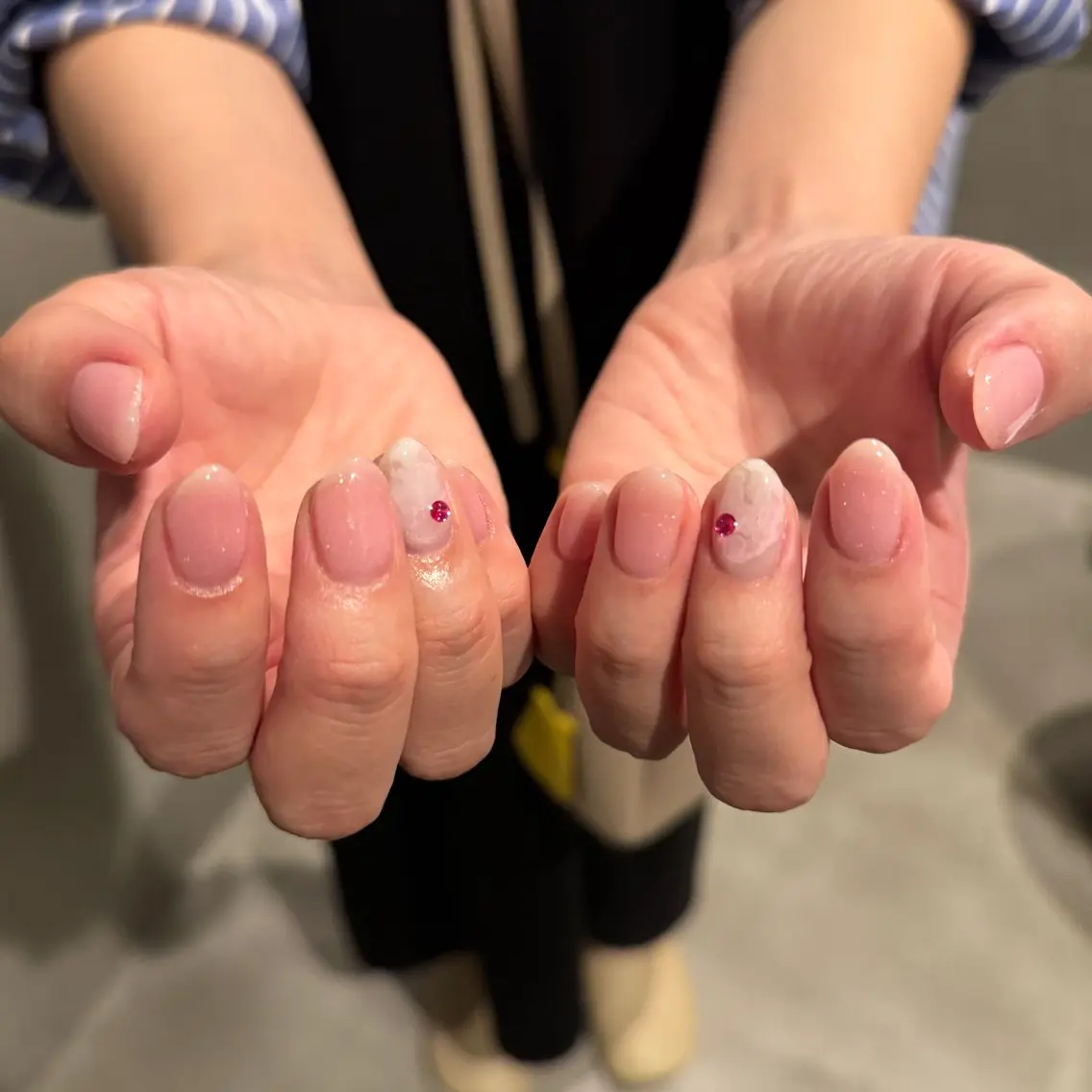 ネイル ニュアンスネイル ハンドネイル 𝐫𝐚𝐢 𝐧𝐚𝐢𝐥のネイルデザイン