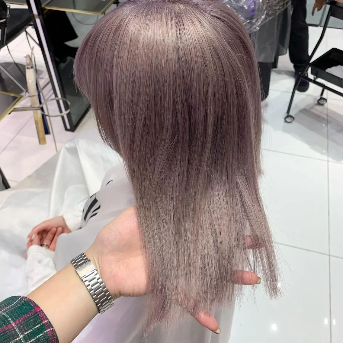 ミディアム カラー ラベンダーカラー シルバー ハッシュカット /MANAMIのヘアスタイル