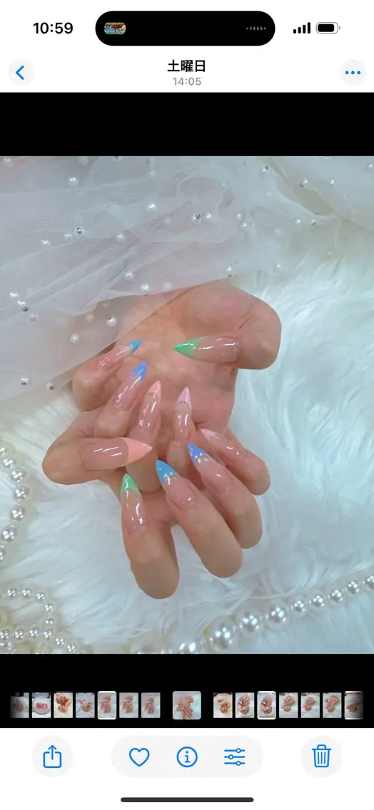 ネイル アートネイル ドット フレンチネイル ガラスフレンチ マグネットネイル ハンドネイル Queeens nailのネイルデザイン