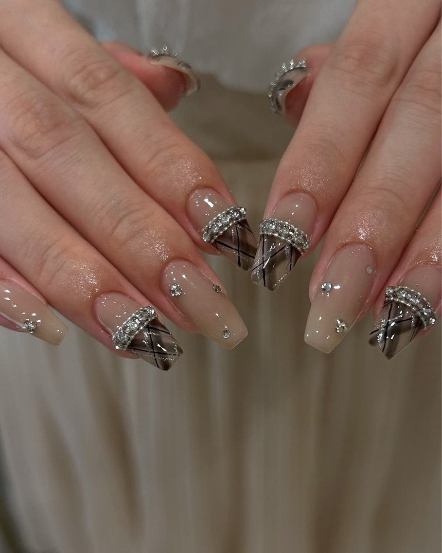 ネイル アートネイル フレンチネイル ジェルネイル キラキラネイル 韓国ネイル ハンドネイル ICE Nailsのネイルデザイン