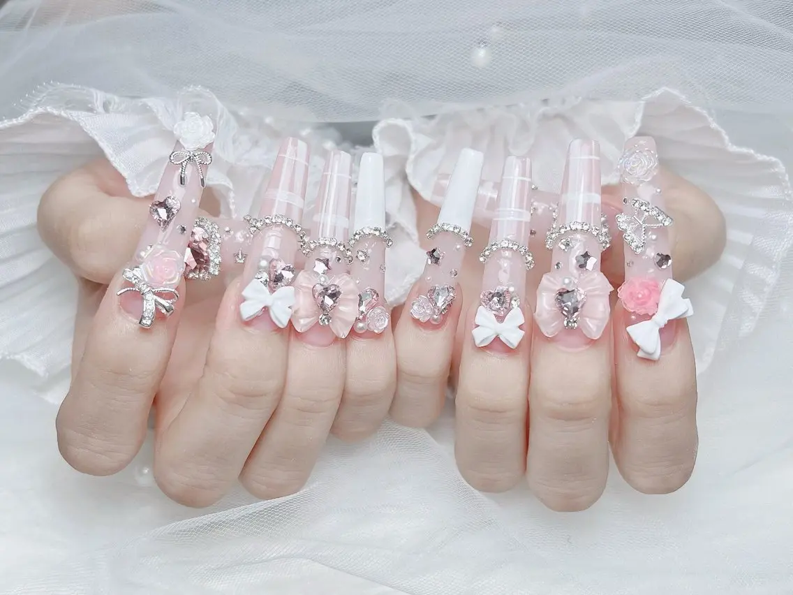 ネイル チークネイル 長さ出し フレンチネイル ジェルネイル ガーリー ハンドネイル Sora Nail Studioのネイルデザイン