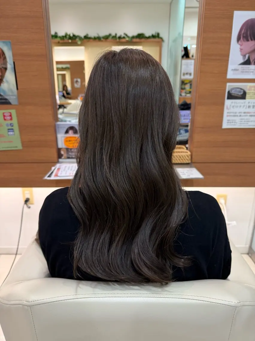 セミロング カラー アッシュ アッシュブラウン ブラウンカラー 透明感カラー かほ /ナチュラルカラーのヘアスタイル