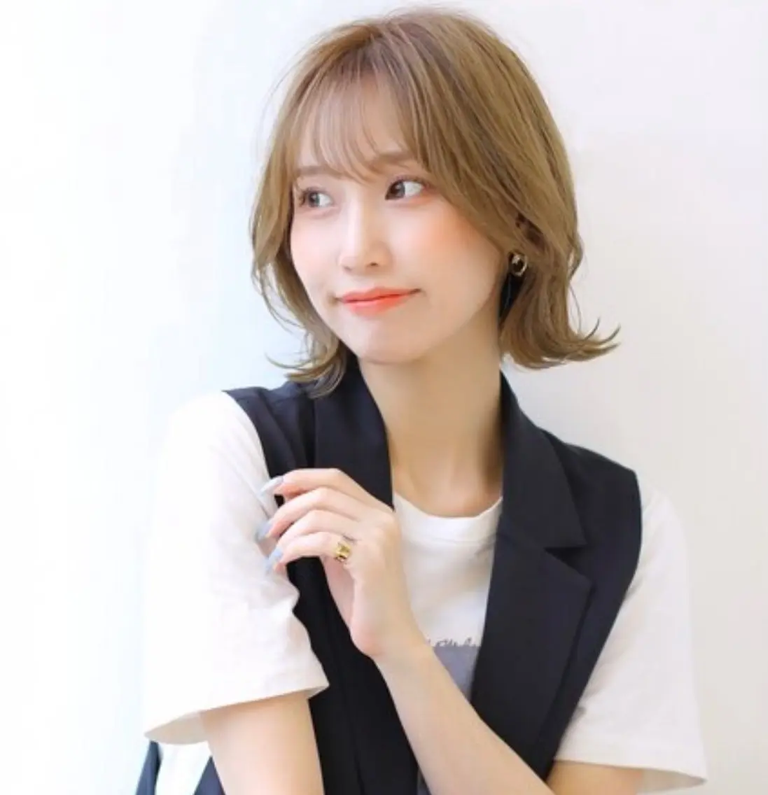 ミディアム 梶 久菜乃のヘアスタイル