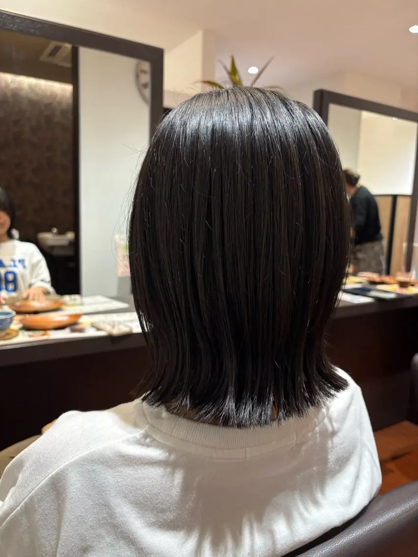 ミディアム 外ハネヘア ヘアカラー トリートメント 💜堀 有紀💜のヘアスタイル