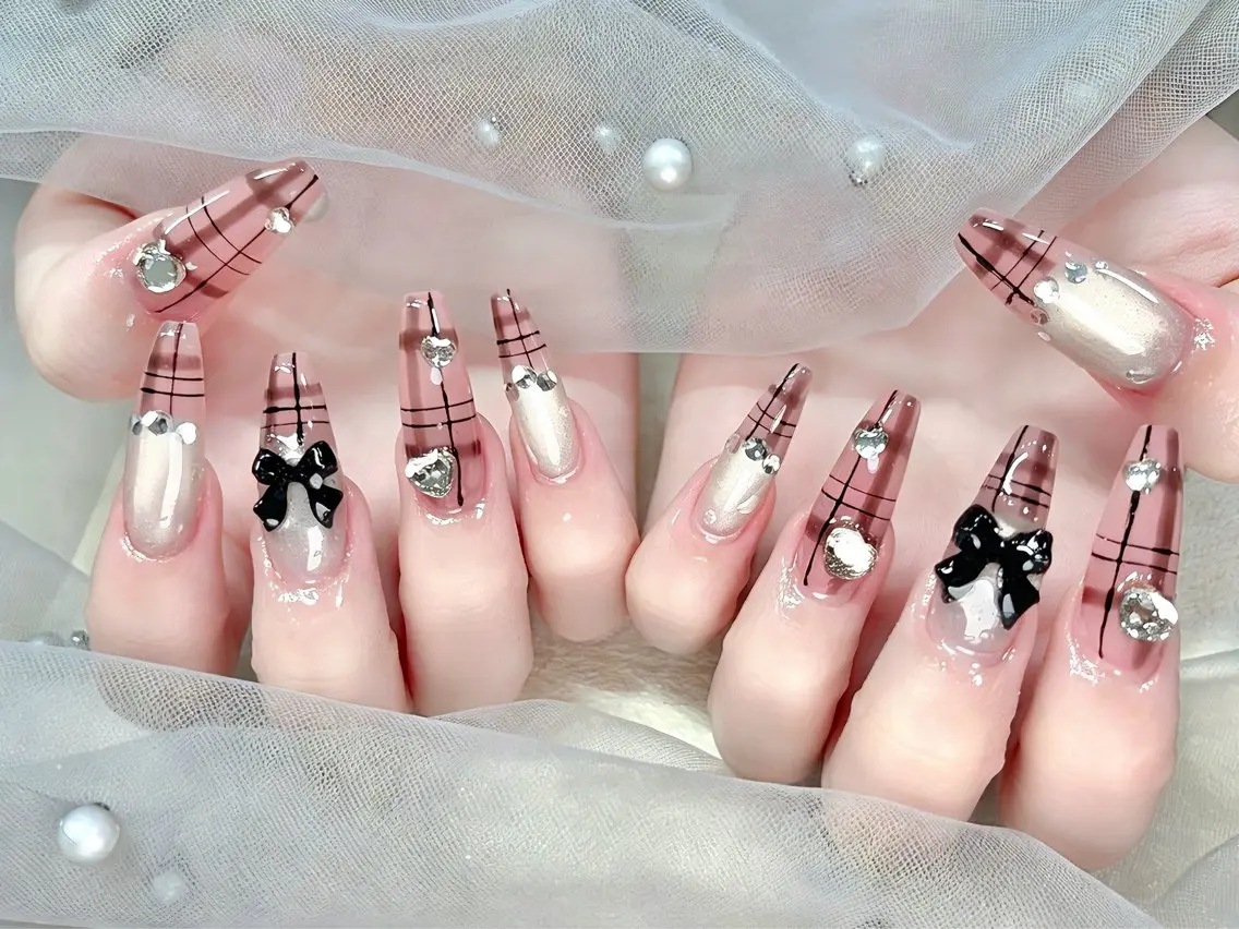 ネイル Luna K.のネイルデザイン