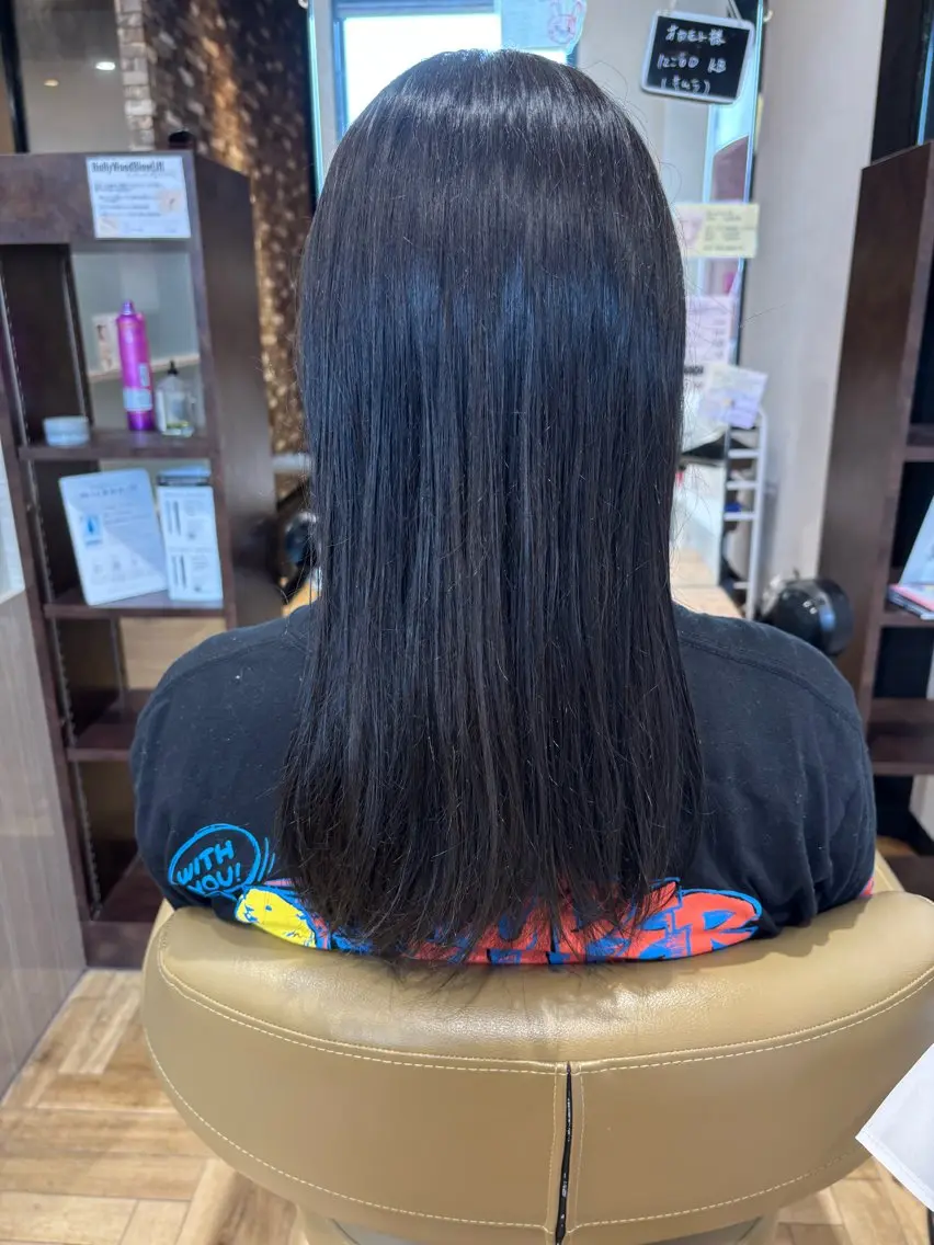 カラー 黒髪 ブルーカラー ブルーブラック ヘアカラー 木村 綺音のヘアスタイル